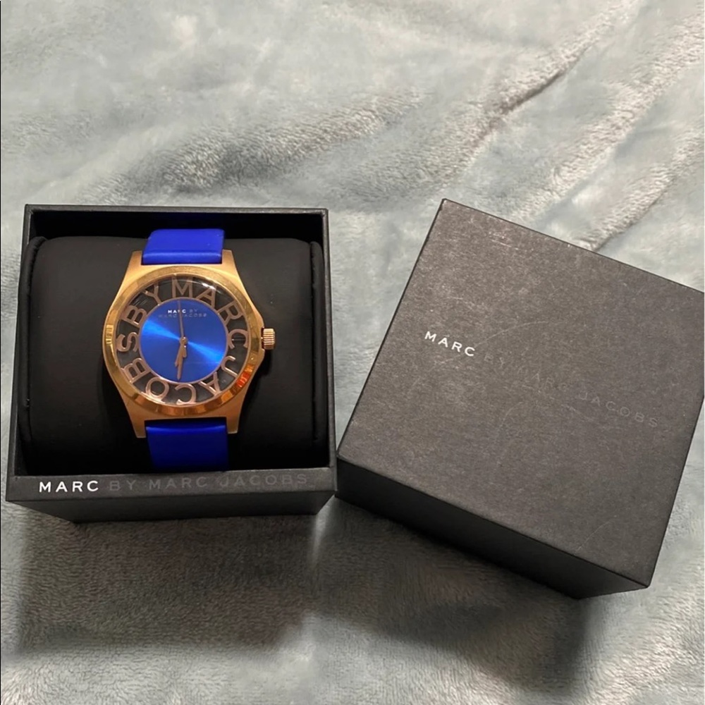 MARC BY MARC JACOBS
Henry Skeleton Watch Blue/Gold MBM1244